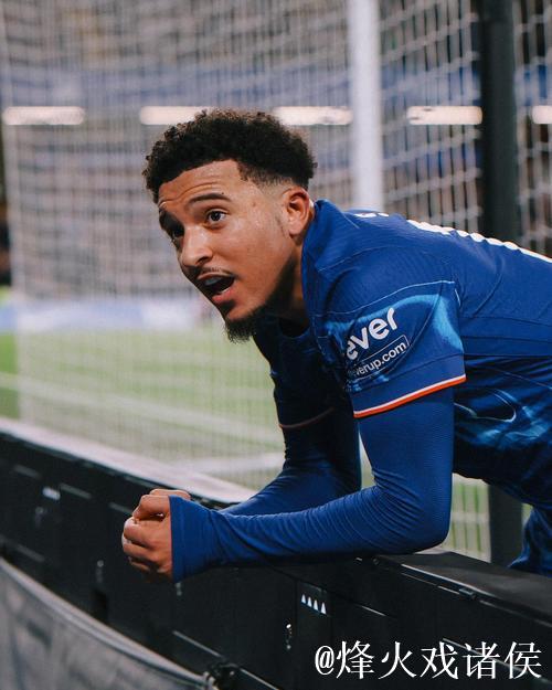 好哥们，太阳报：马杜埃凯和桑乔周末一同参加音乐节